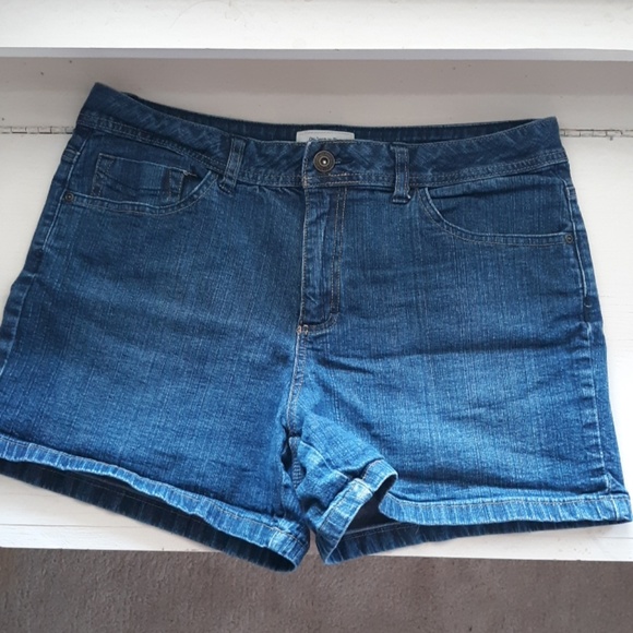 PLUS Women's Denim Short - Picture 1 of 3